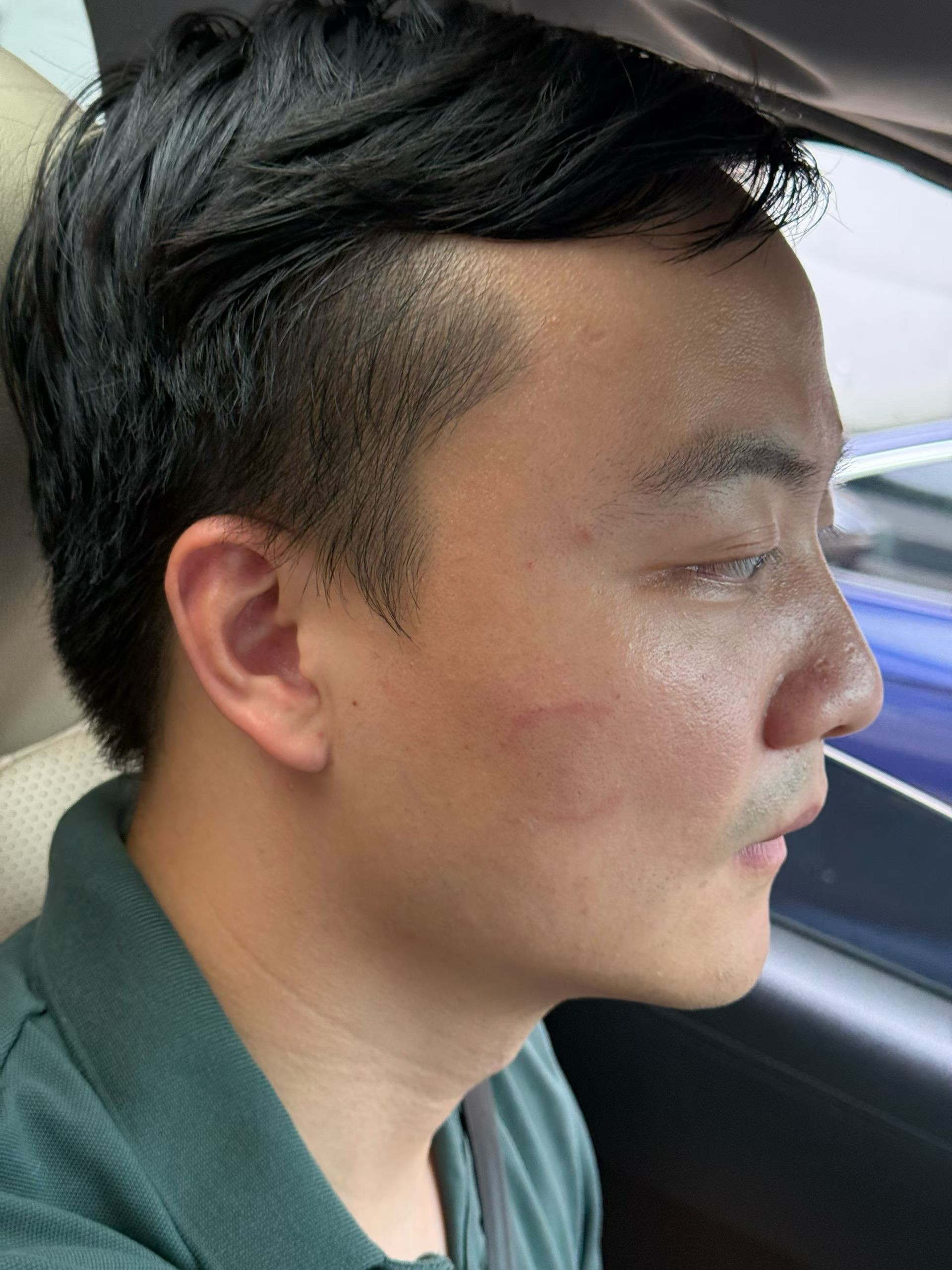 车窗边拍照